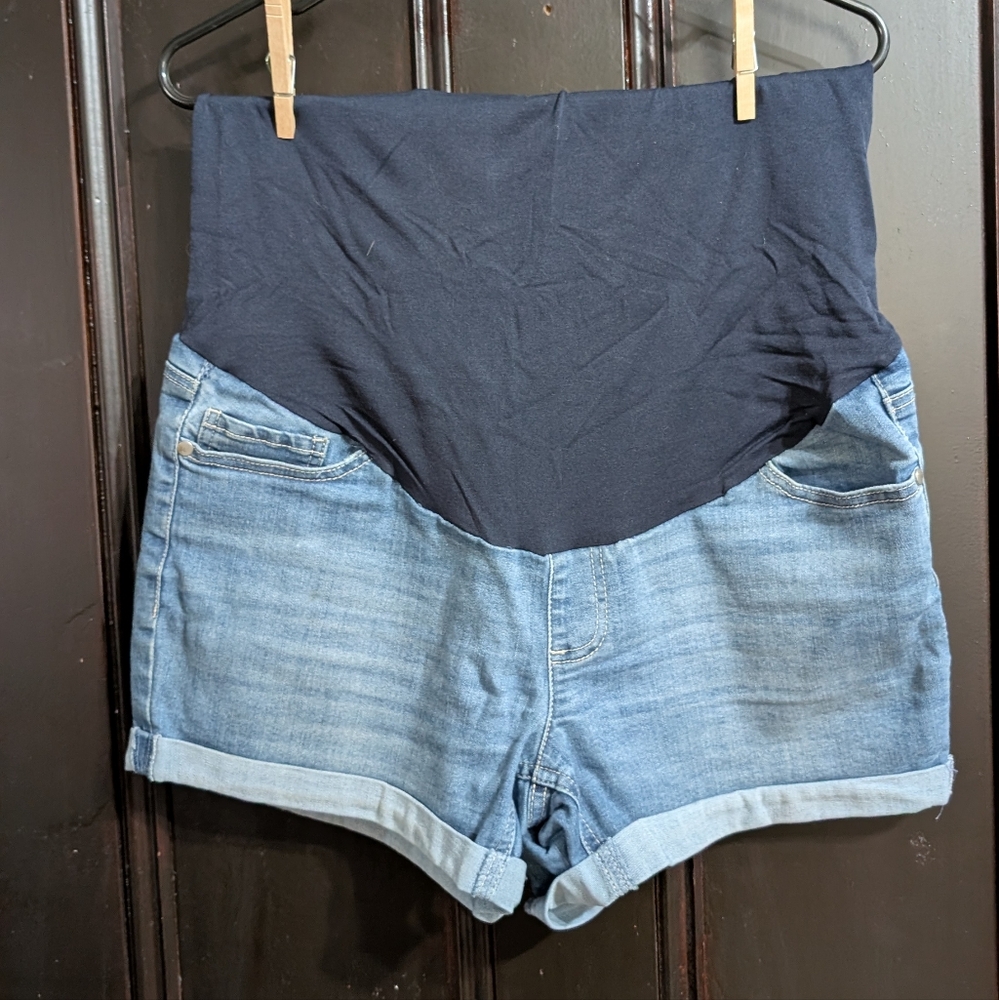 Time and True Maternity Shorts Medium 8-10